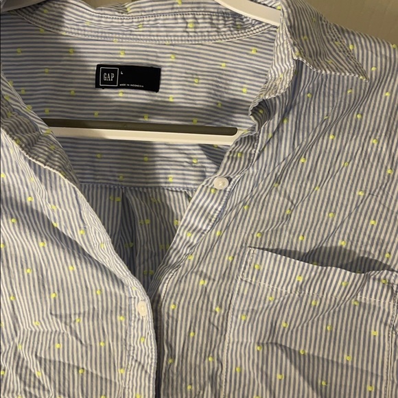 Gap Button-Up - Picture 3 of 3